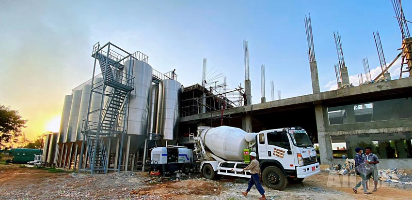 Aimix AJ35 Concrete Batching Plant And Concrete Pump in Myanmar 