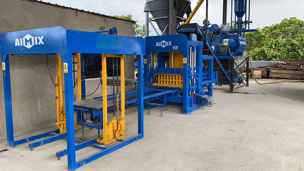  Aimix 4-15 concrete block making machine was used for block production