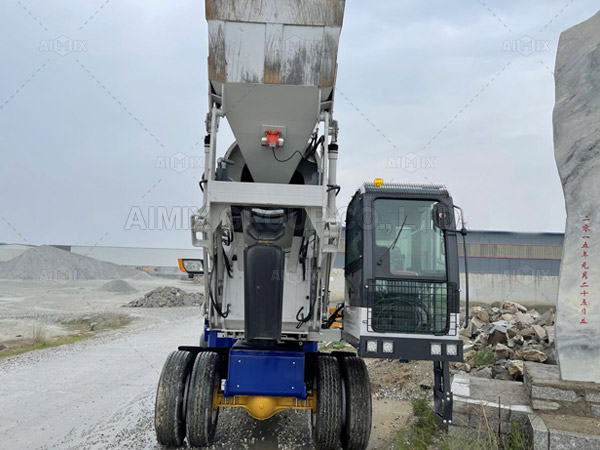 AS5.5 Self Loading Concrete Mixer Was Delivered to Riyadh City in Saudi Arabia