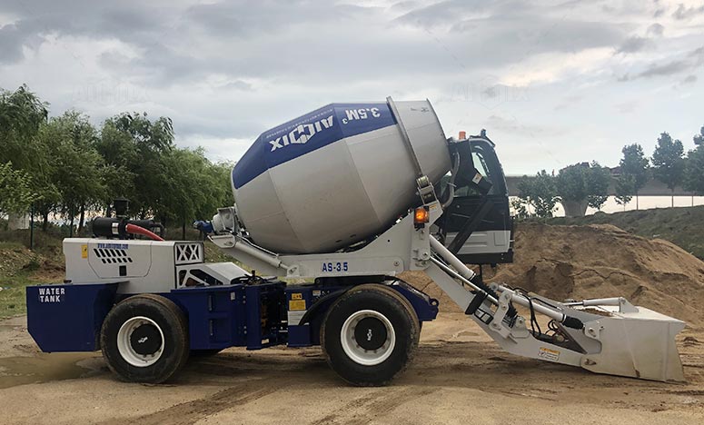 3.5-self-loading-concrete-mixer-in-Colombia